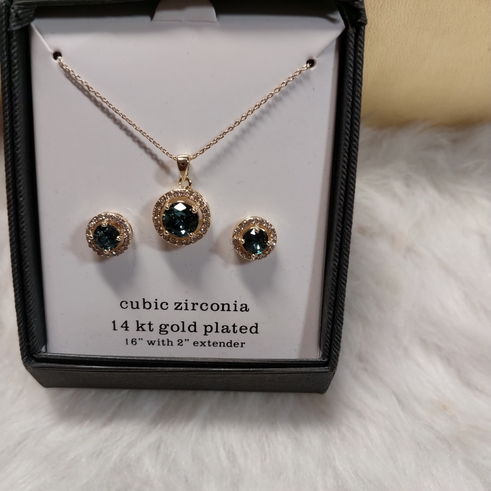 Sparkle & allure  necklace set
